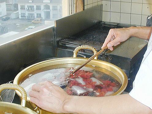 鯖の味噌煮の仕込み