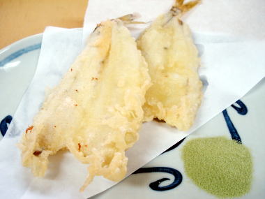 チカの天ぷら・・抹茶塩
